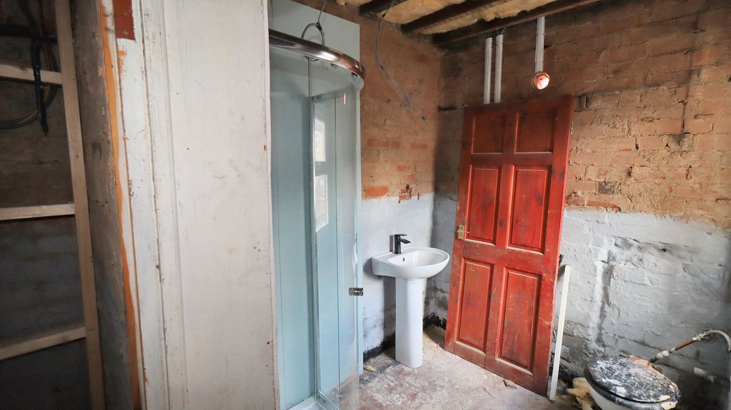 South Elmsall, Pontefract, West Yorkshire, WF9 2SH - Online Auctions