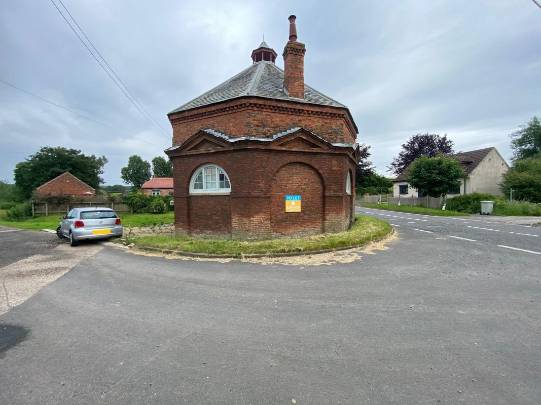 Burwell, Louth, Lincolnshire, LN11 8PR - Online Auctions