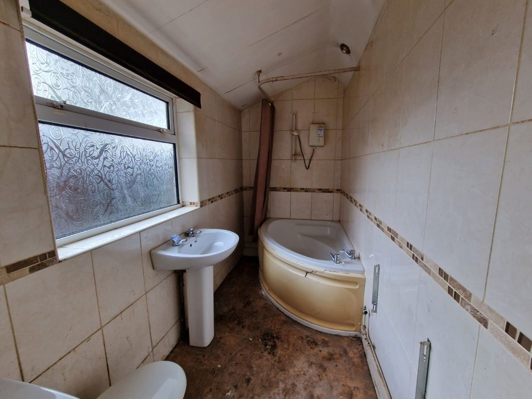 Doncaster, South Yorkshire, DN5 9SQ - Online Auctions