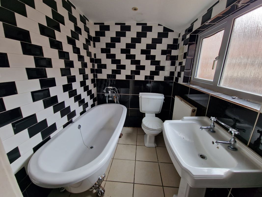 Gainsborough, Lincolnshire, DN21 1DS - Online Auctions