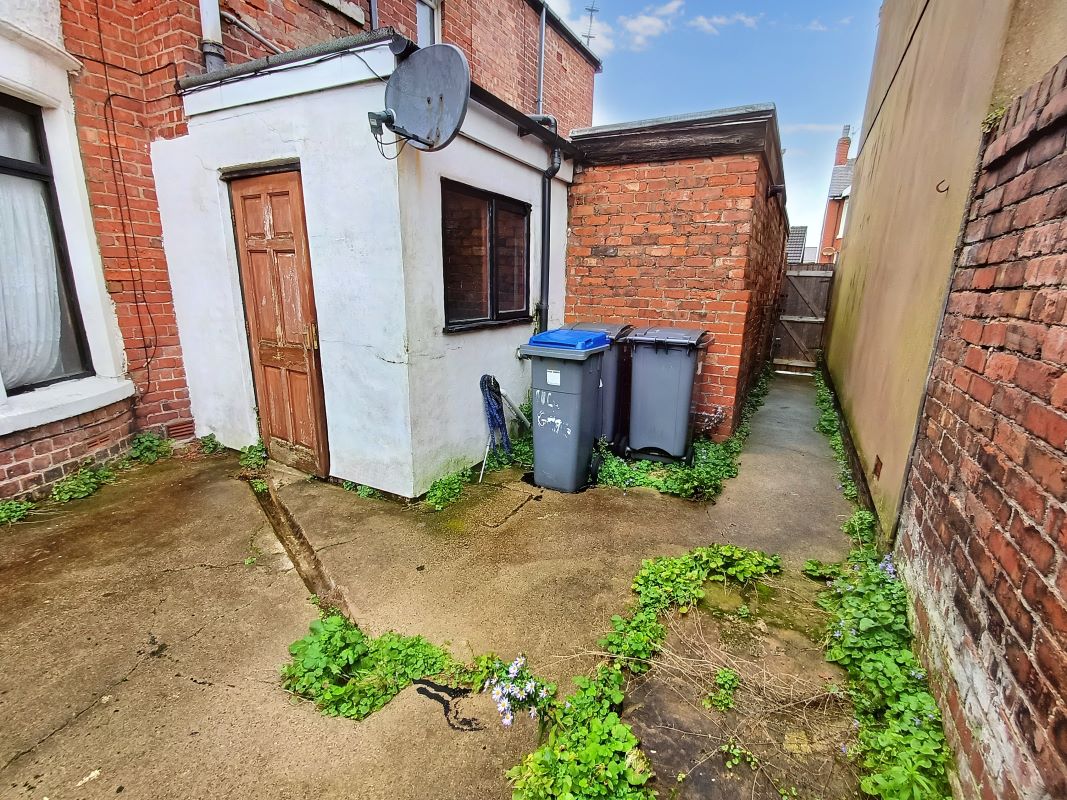 Grasmere Road, Blackpool, Lancashire, FY1 5LU - Online Auctions