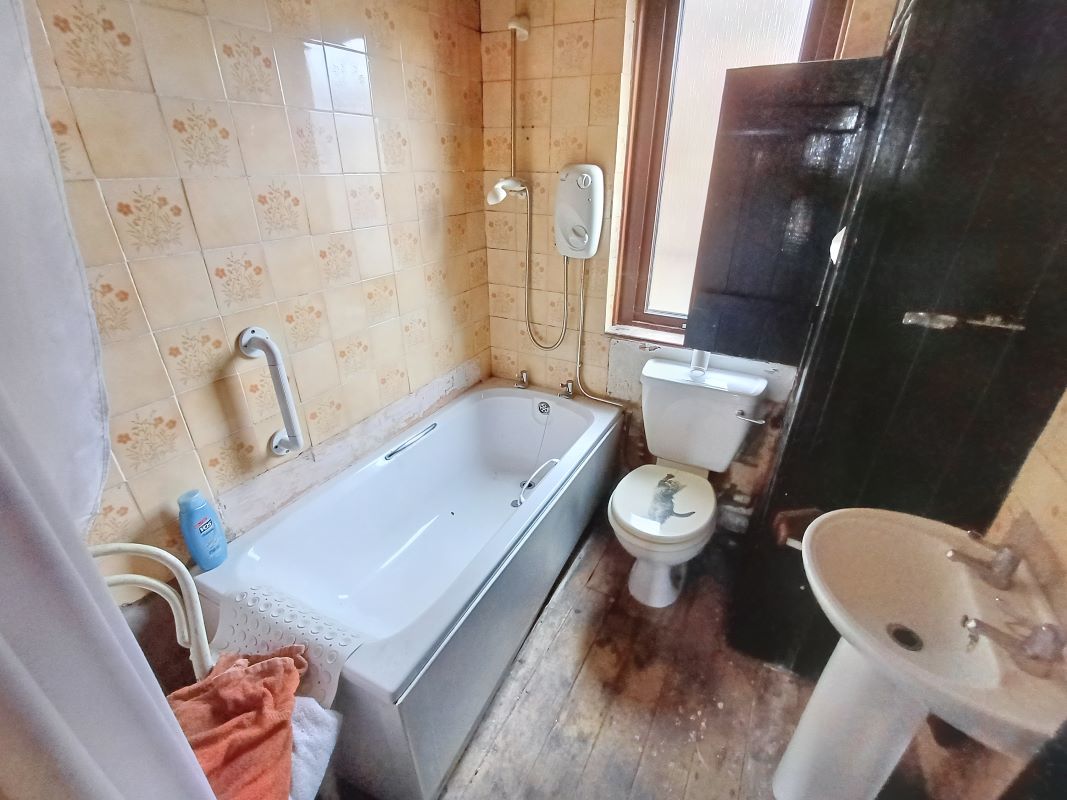 Grasmere Road, Blackpool, Lancashire, FY1 5LU - Online Auctions