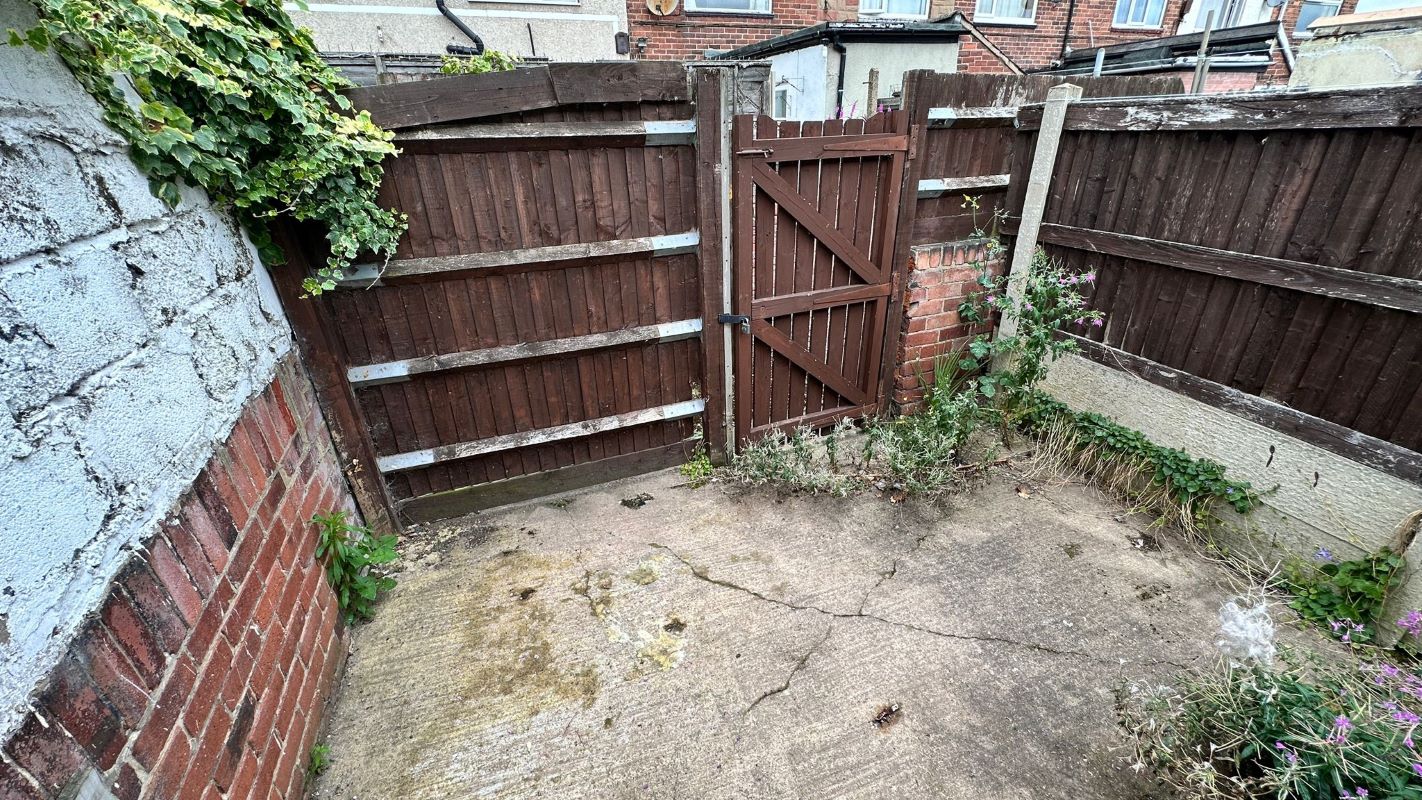 Riviera Parade, Doncaster, South Yorkshire, DN5 9SG - Online Auctions
