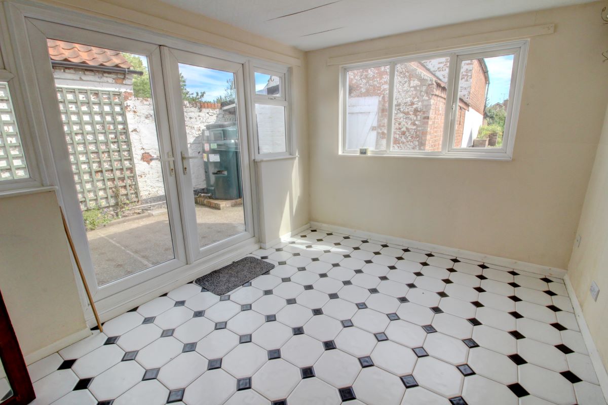 High Street, Elkesley, Retford, Nottinghamshire, DN22 8AJ - Online Auctions