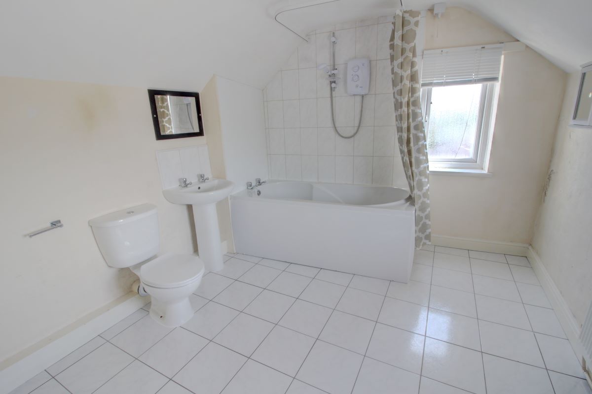 High Street, Elkesley, Retford, Nottinghamshire, DN22 8AJ - Online Auctions
