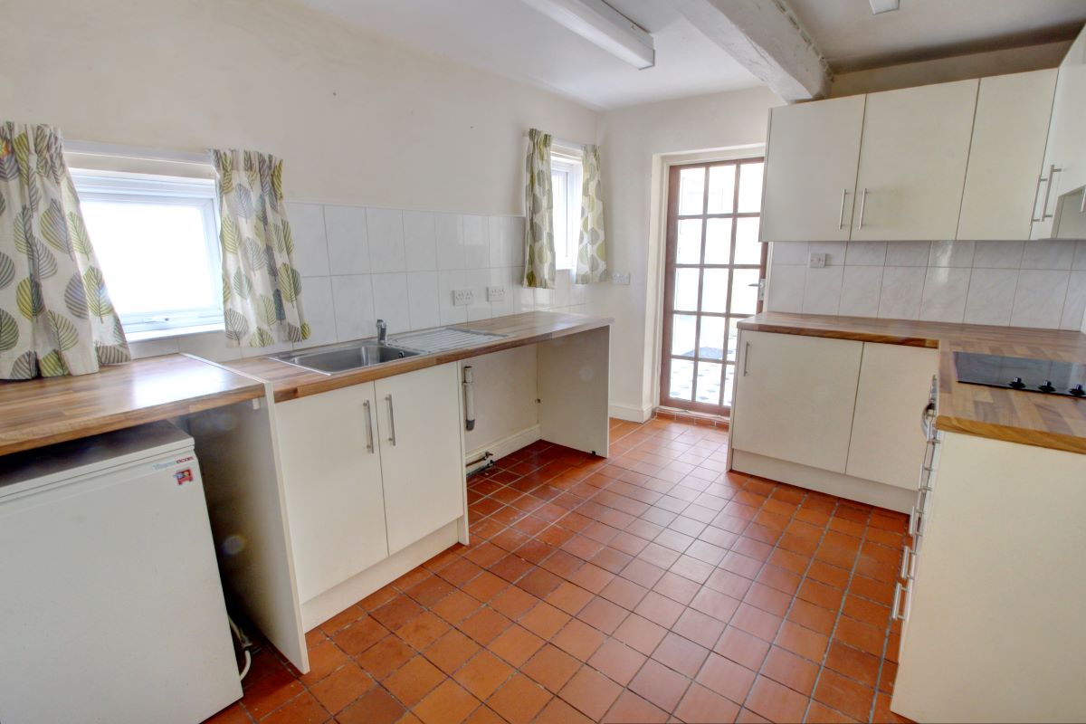 High Street, Elkesley, Retford, Nottinghamshire, DN22 8AJ - Online Auctions