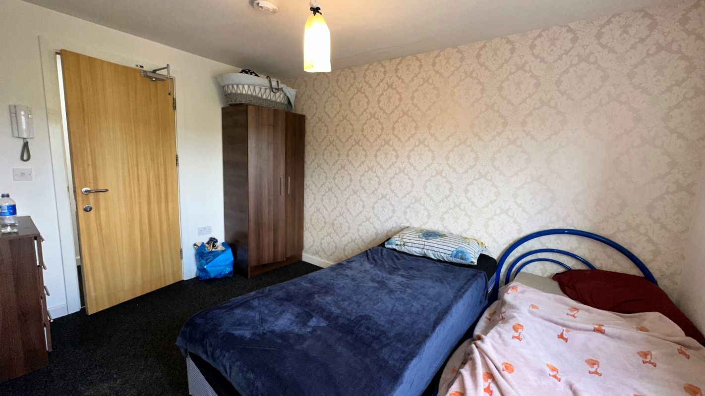 2 Hallgate, Bradford, West Yorkshire, BD1 4NN - Online Auctions