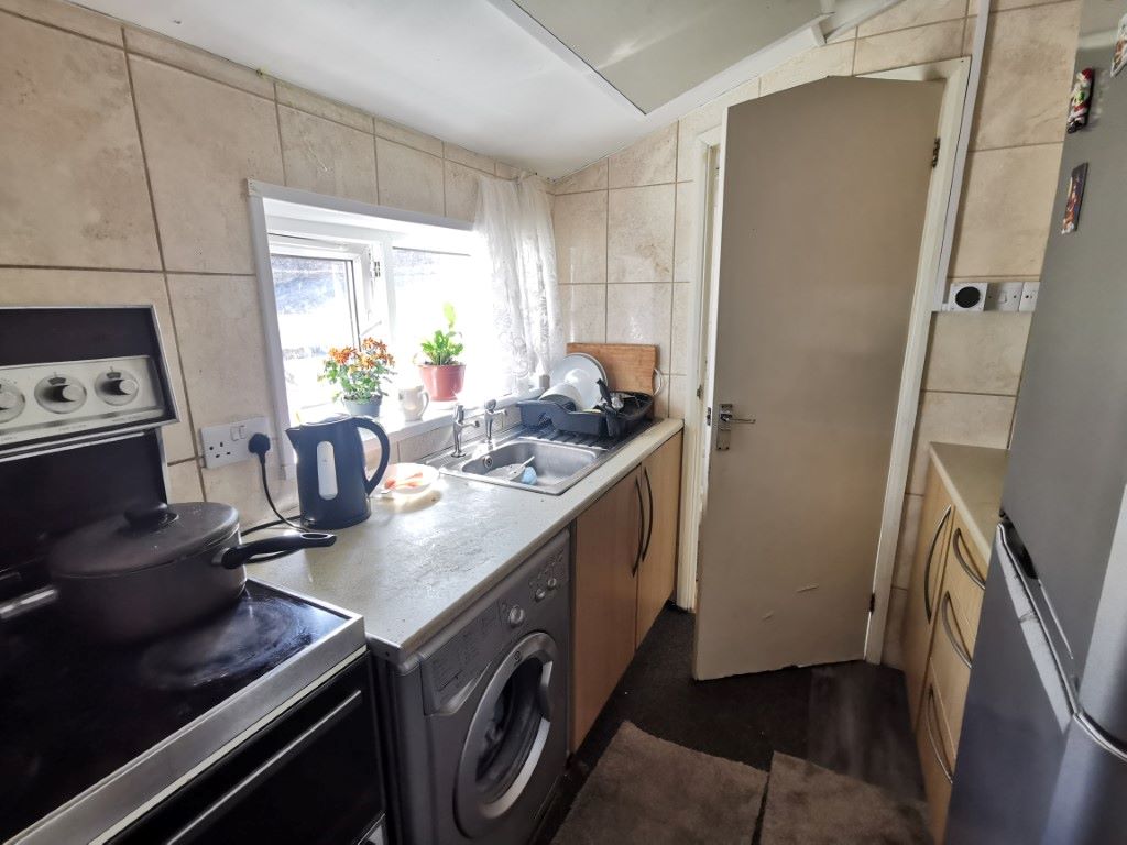 Grimsby, South Humberside, DN32 7BP - Online Auctions