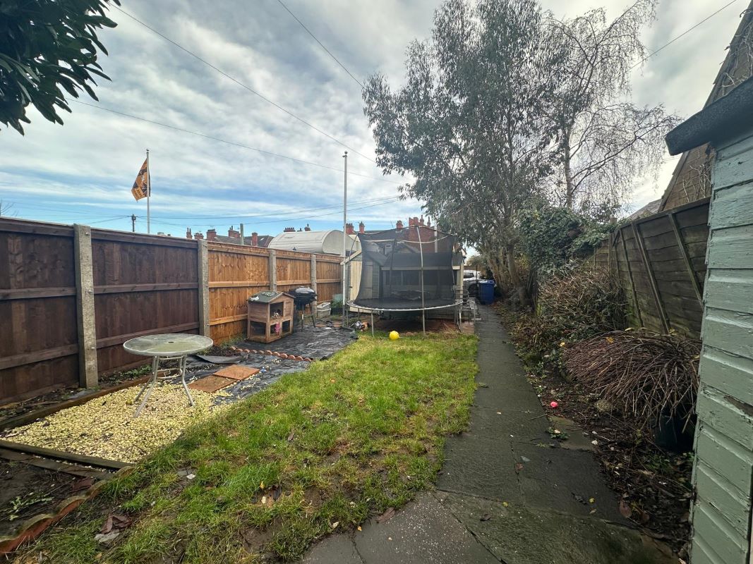 Grimsby, South Humberside, DN32 9QG - Online Auctions