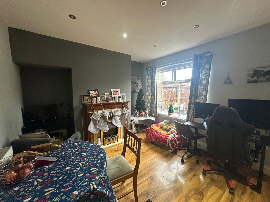 Grimsby, South Humberside, DN32 9QG - Online Auctions