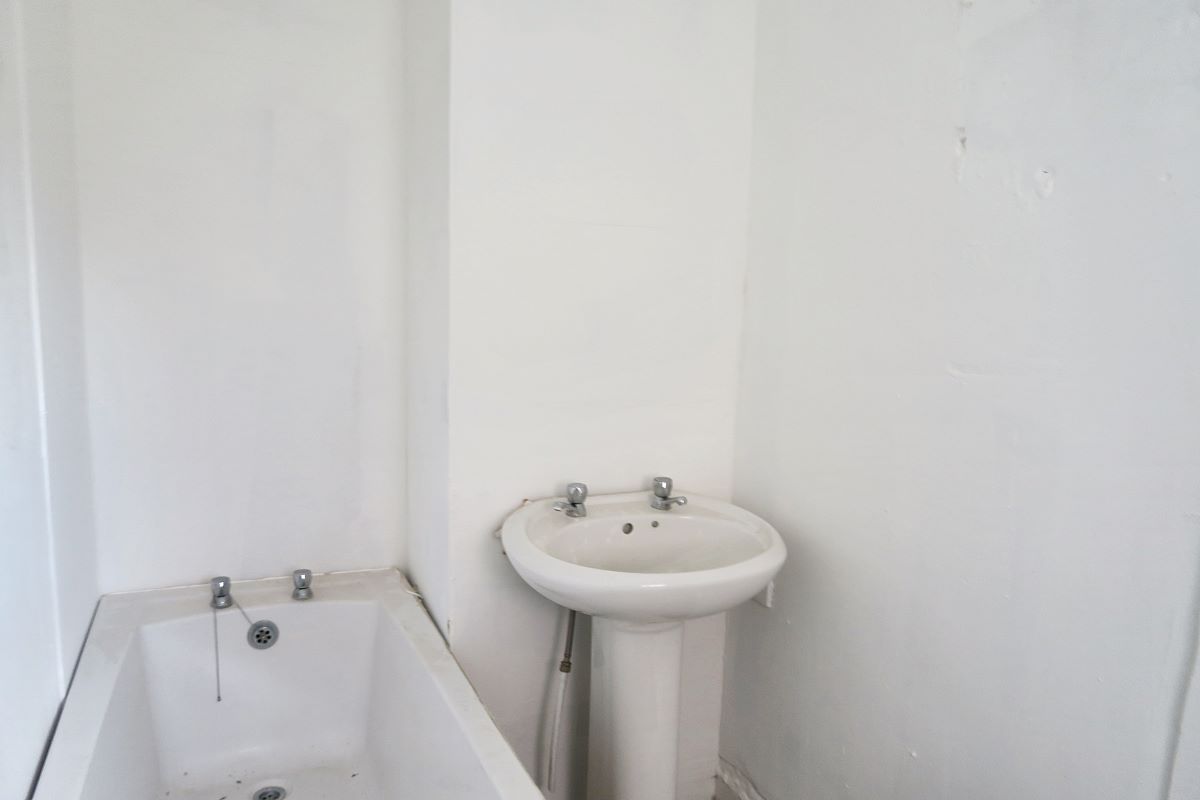 Goldthorpe, Rotherham, South Yorkshire, S63 9ED - Online Auctions