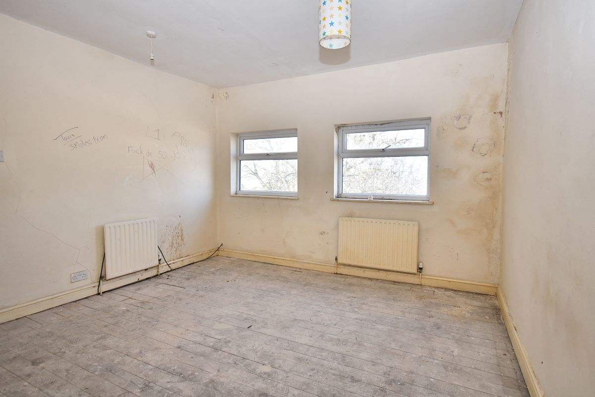 South Elmsall, Pontefract, West Yorkshire, WF9 2EG - Online Auctions