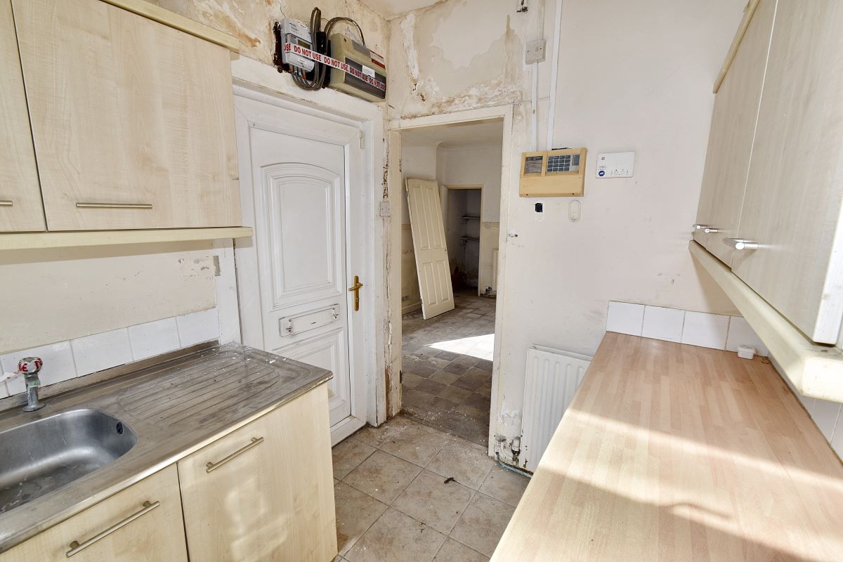 South Elmsall, Pontefract, West Yorkshire, WF9 2EG - Online Auctions