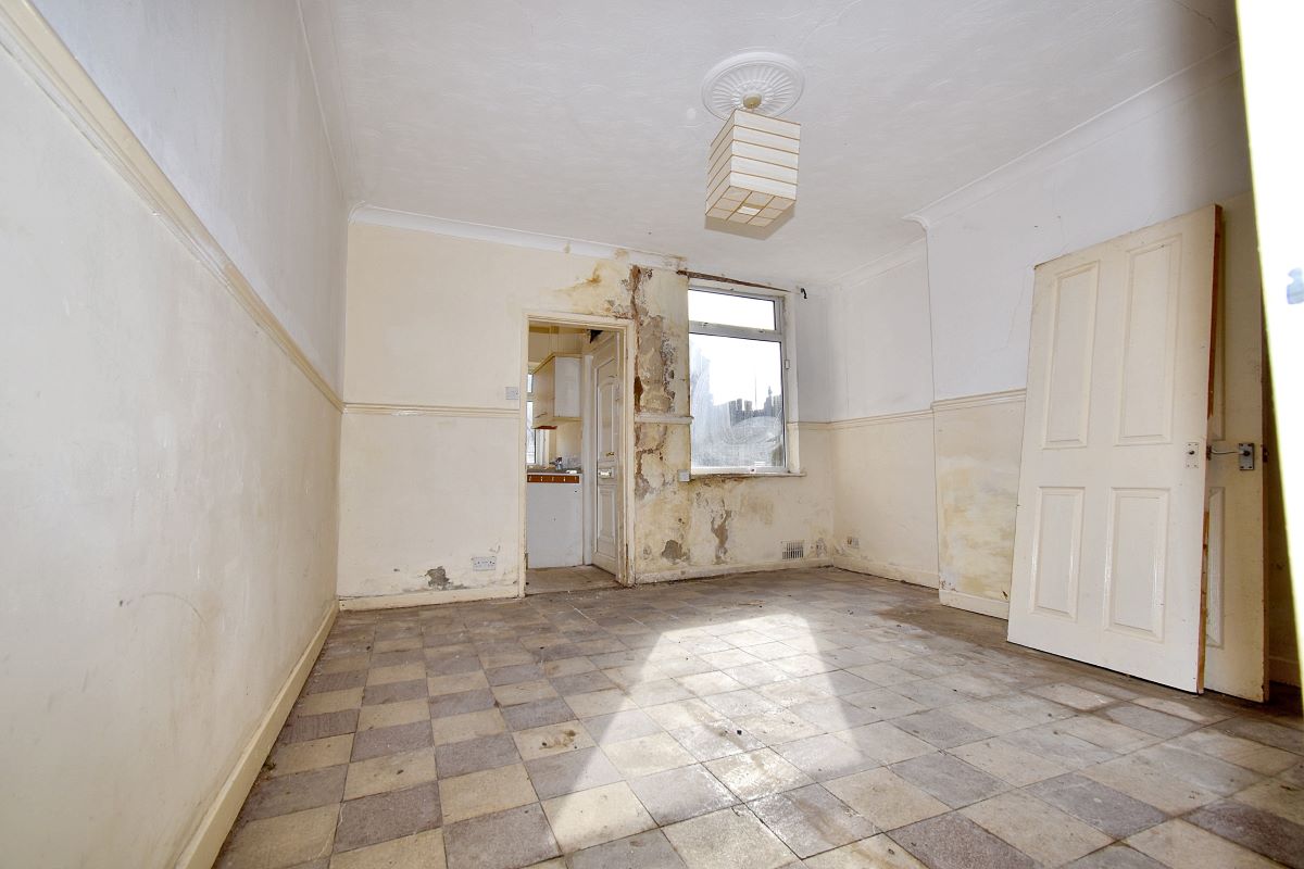 South Elmsall, Pontefract, West Yorkshire, WF9 2EG - Online Auctions