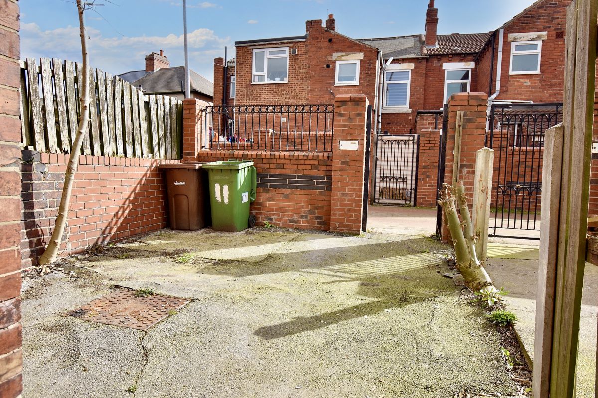 South Elmsall, Pontefract, West Yorkshire, WF9 2EG - Online Auctions