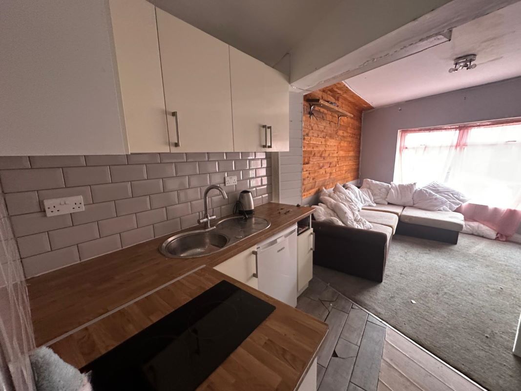 Lincoln, Lincolnshire, LN5 7XH - Online Auctions