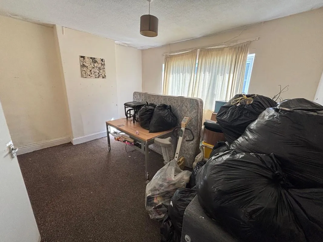 Cleethorpes, South Humberside, DN35 7NU - Online Auctions