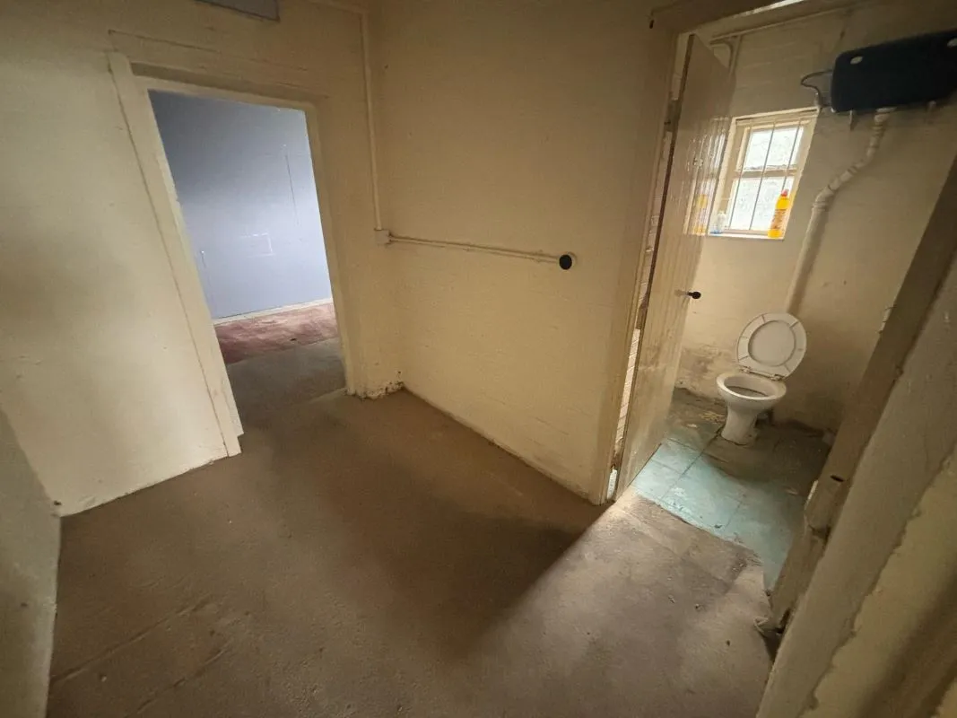 Cleethorpes, South Humberside, DN35 8HL - Online Auctions