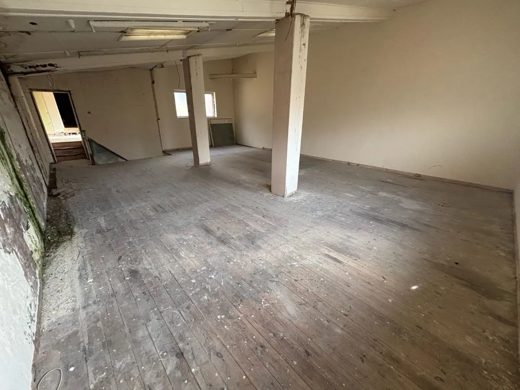 Cleethorpes, South Humberside, DN35 8HL - Online Auctions