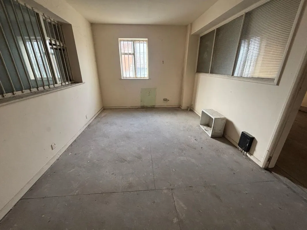 Cleethorpes, South Humberside, DN35 8HL - Online Auctions