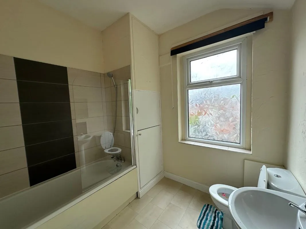 Doncaster, South Yorkshire, DN4 8EJ - Online Auctions