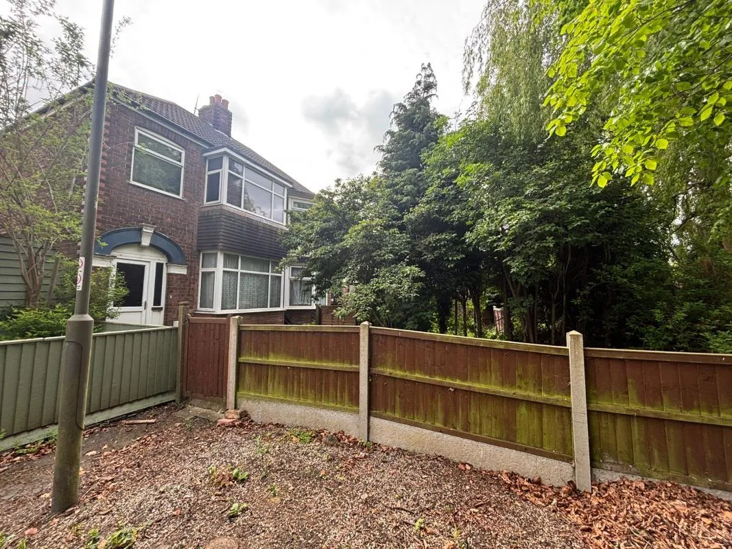 Grimsby, South Humberside, DN32 9QG - Online Auctions