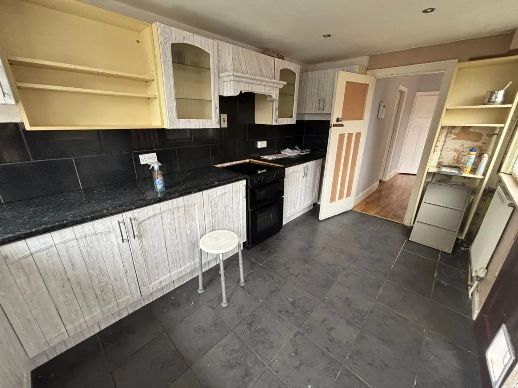 Grimsby, South Humberside, DN32 9QG - Online Auctions