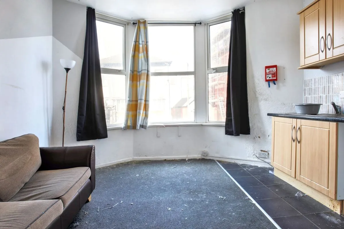 203 Dickson Road, Blackpool, Lancashire, FY1 2HQ - Online Auctions