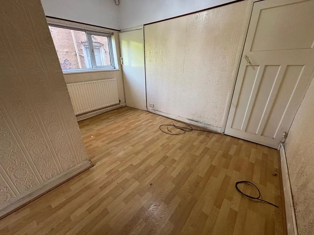 Scunthorpe, South Humberside, DN16 2JJ - Online Auctions