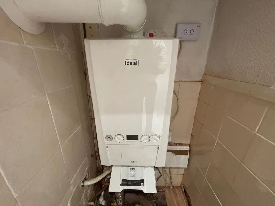 Scunthorpe, South Humberside, DN16 2JJ - Online Auctions