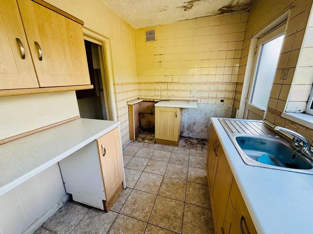 Scunthorpe, South Humberside, DN16 2JJ - Online Auctions