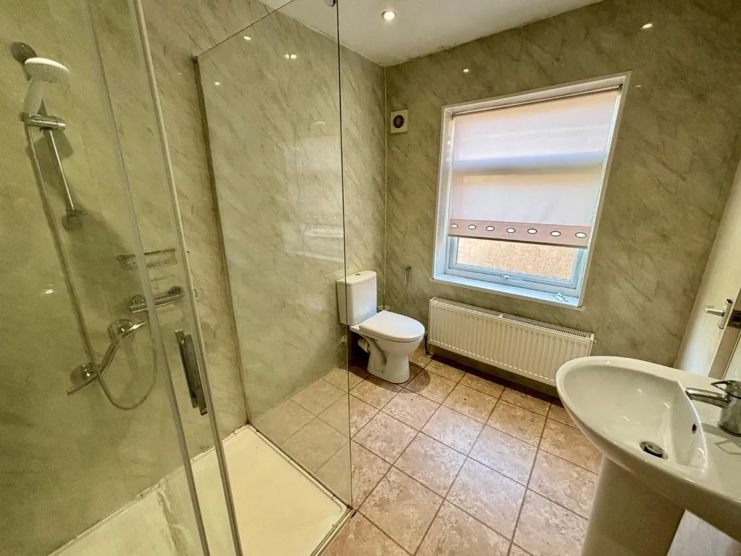 Scunthorpe, South Humberside, DN16 2JJ - Online Auctions