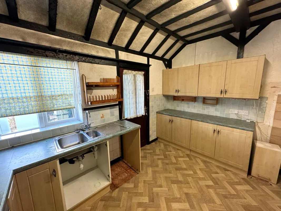Bircotes, Doncaster, South Yorkshire, DN11 8DJ - Online Auctions