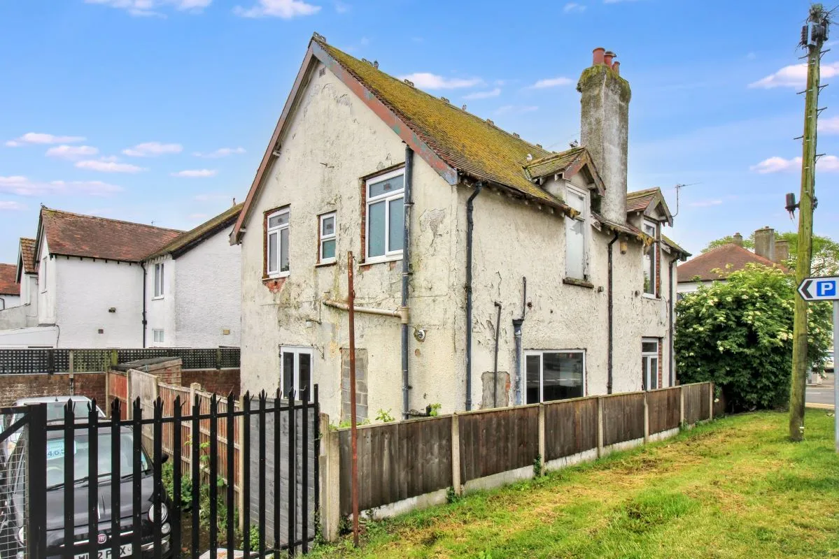 Skegness, Lincolnshire, PE25 1BP - Online Auctions