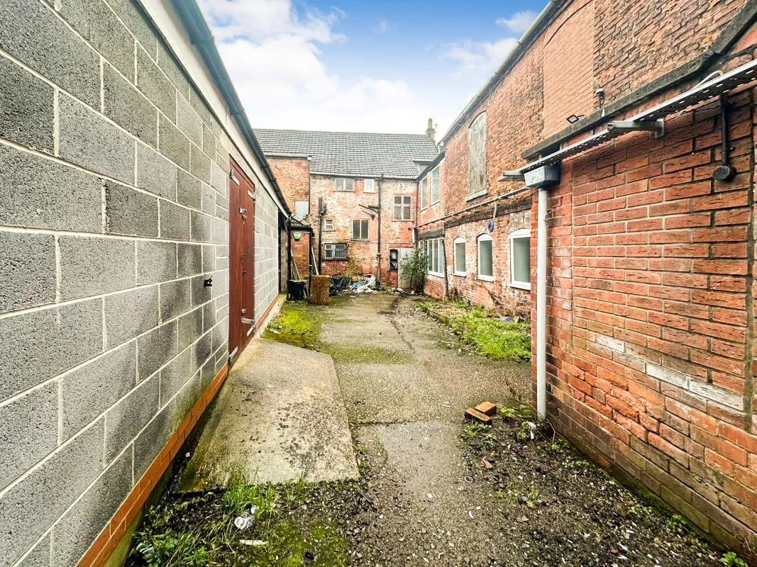 for 84 & 86 Church Street, Gainsborough, Lincolnshire, DN21 2JR - Online Auctions