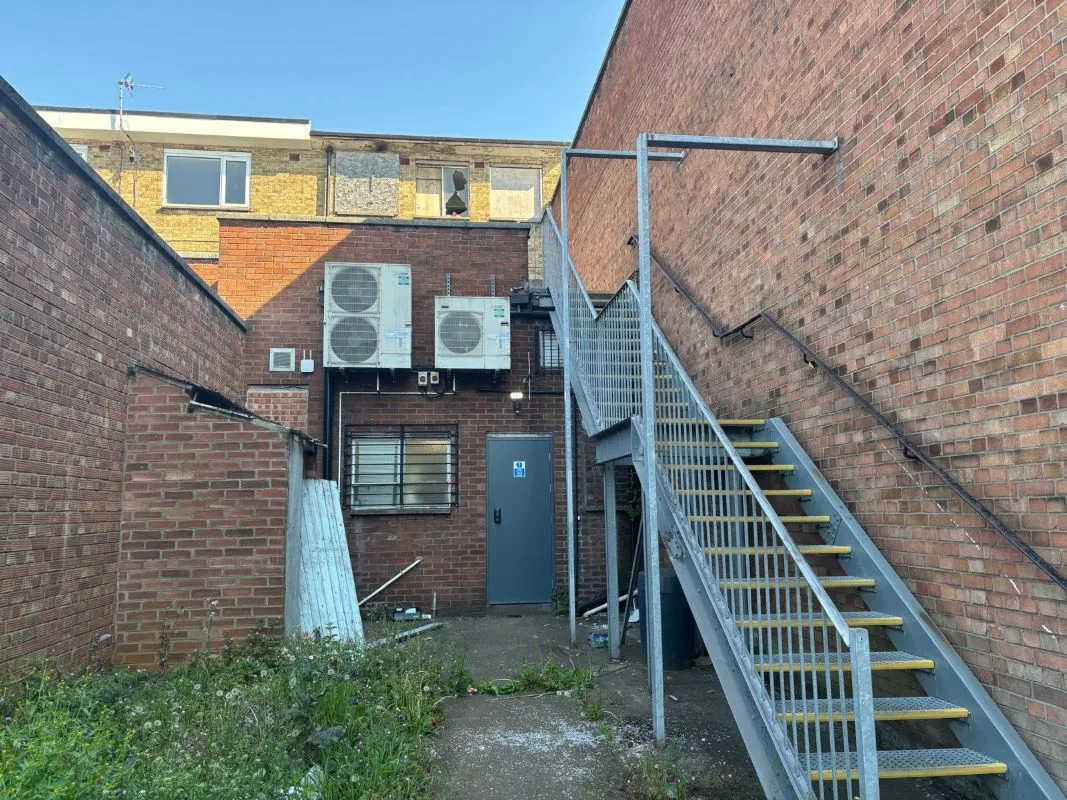 Ashby, Scunthorpe, South Humberside, DN16 2SN - Online Auctions