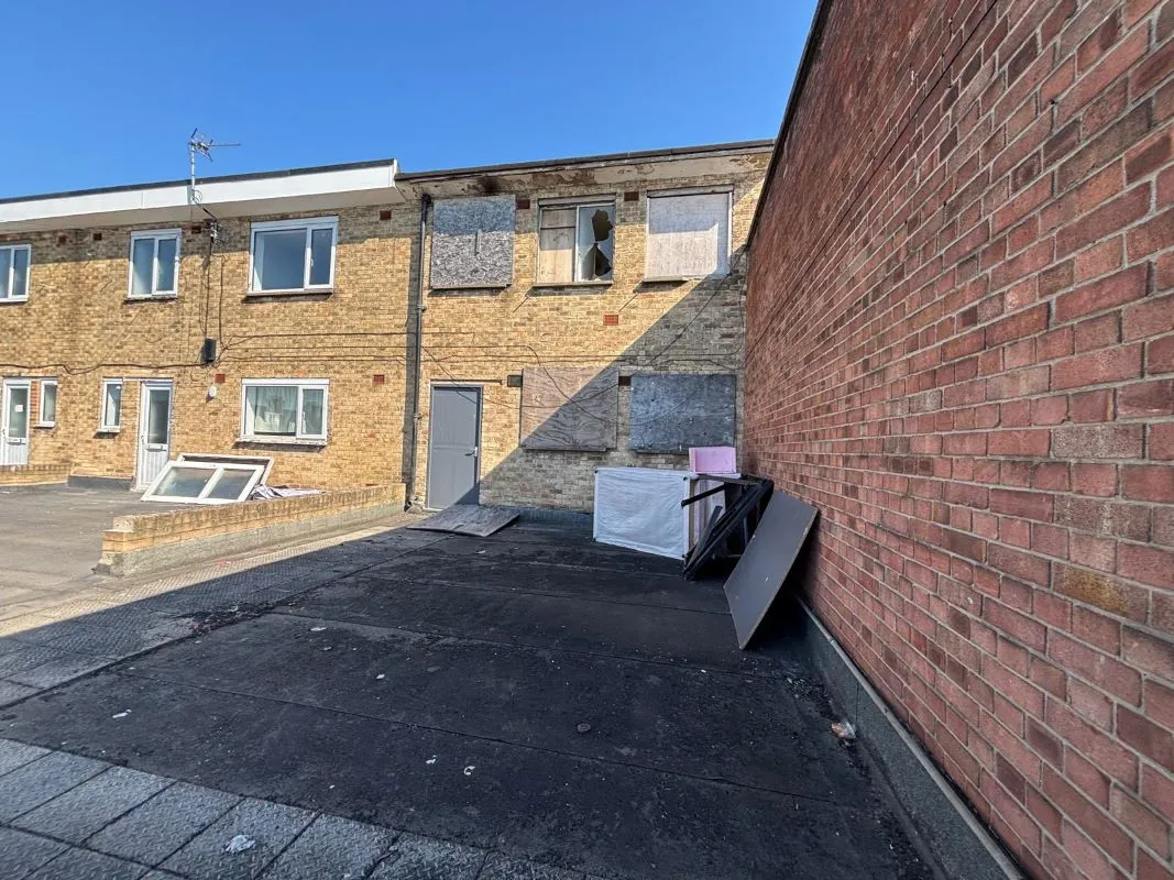 Ashby, Scunthorpe, South Humberside, DN16 2SN - Online Auctions