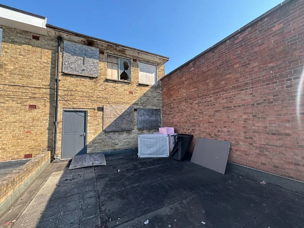 Ashby, Scunthorpe, South Humberside, DN16 2SN - Online Auctions