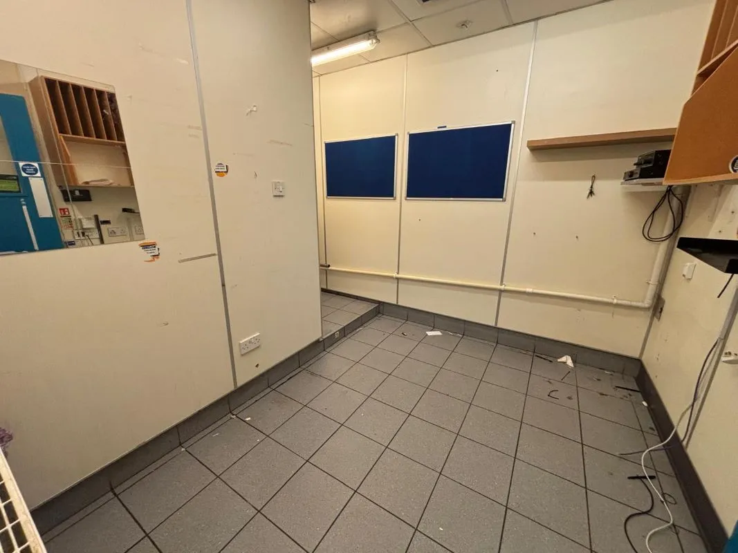 Ashby, Scunthorpe, South Humberside, DN16 2SN - Online Auctions