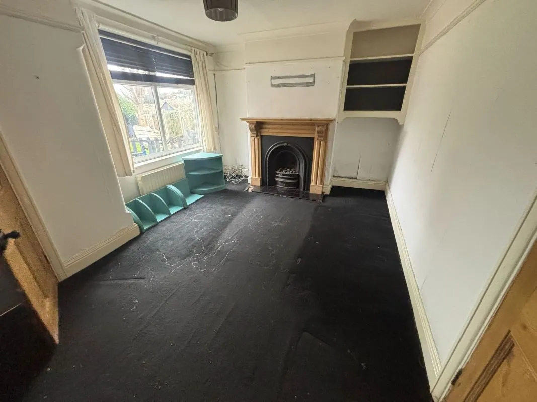 Grimsby, South Humberside, DN34 4SA - Online Auctions