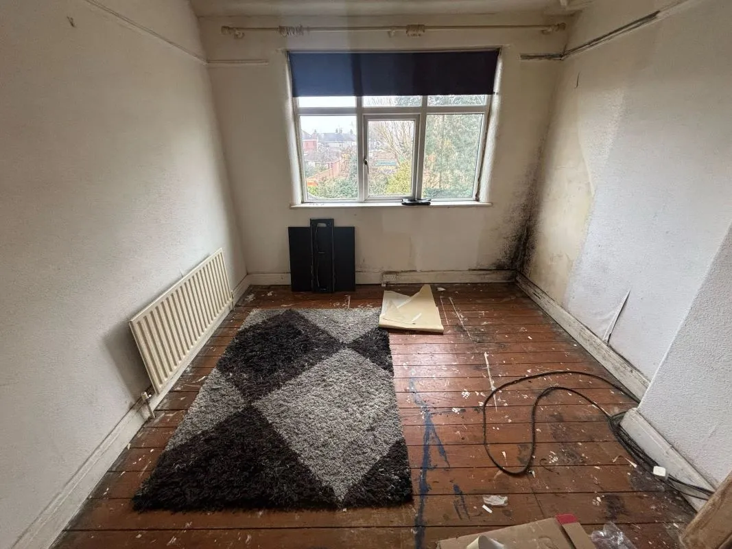Grimsby, South Humberside, DN34 4SA - Online Auctions