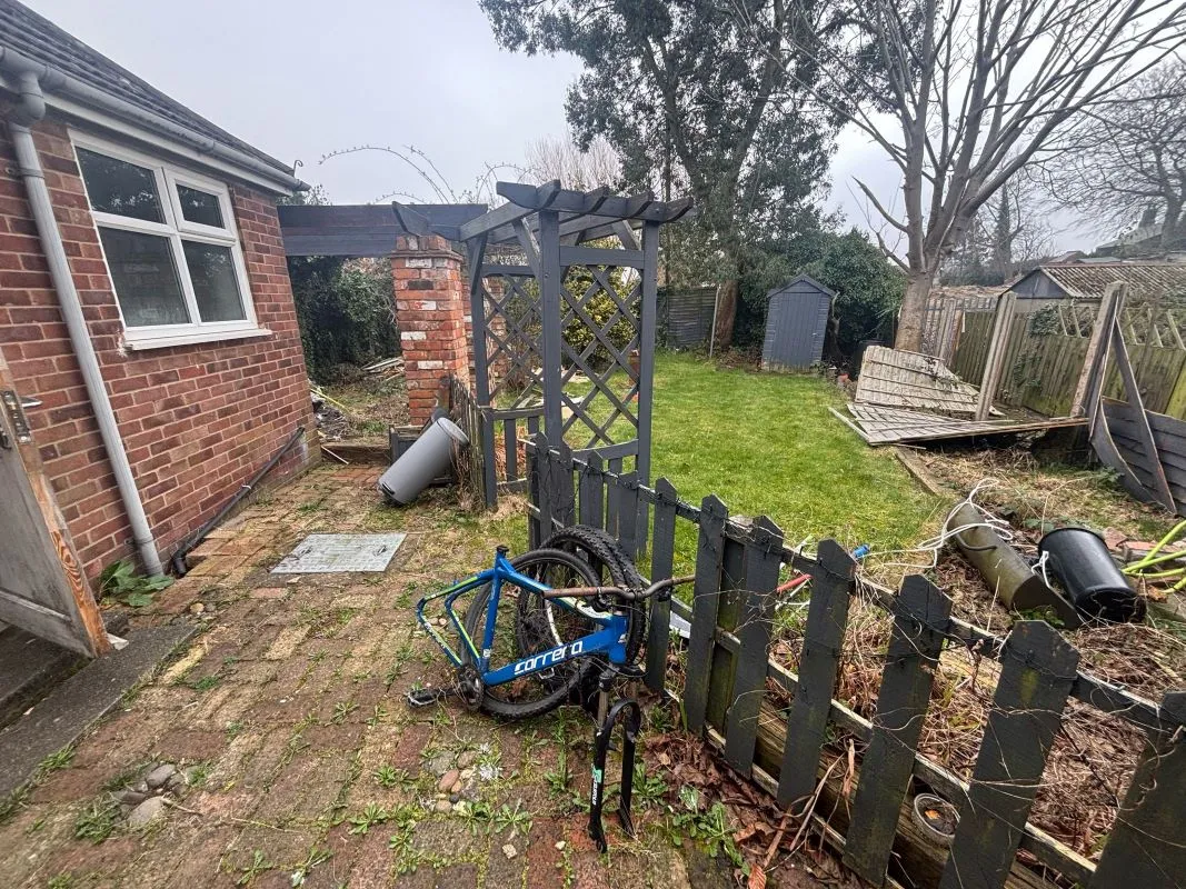 Grimsby, South Humberside, DN34 4SA - Online Auctions