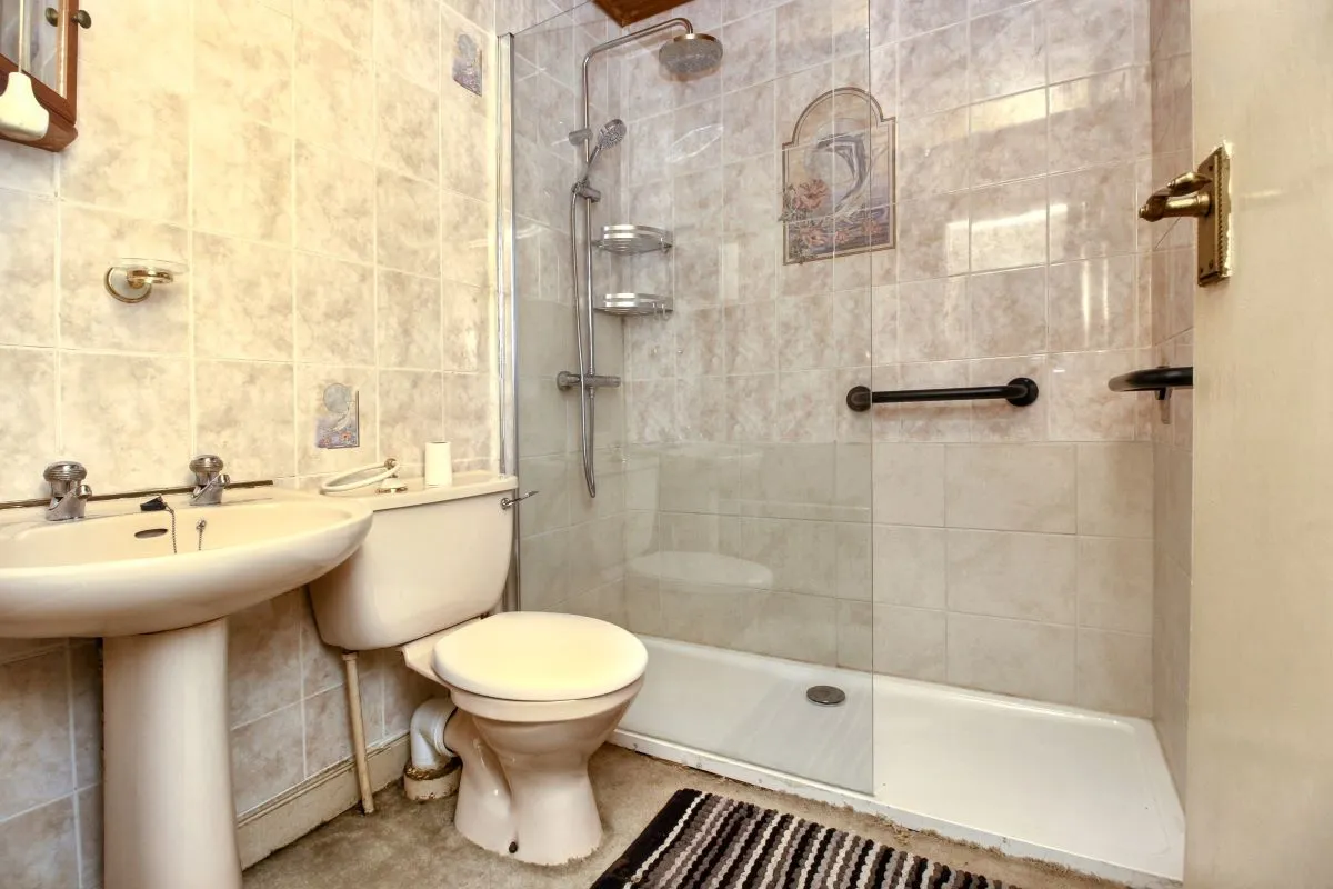Bradford, West Yorkshire, BD4 0PU - Online Auctions