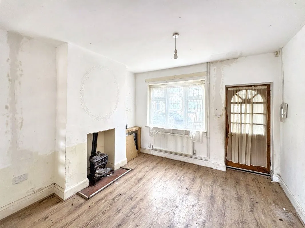 Grimsby, South Humberside, DN32 9BP - Online Auctions