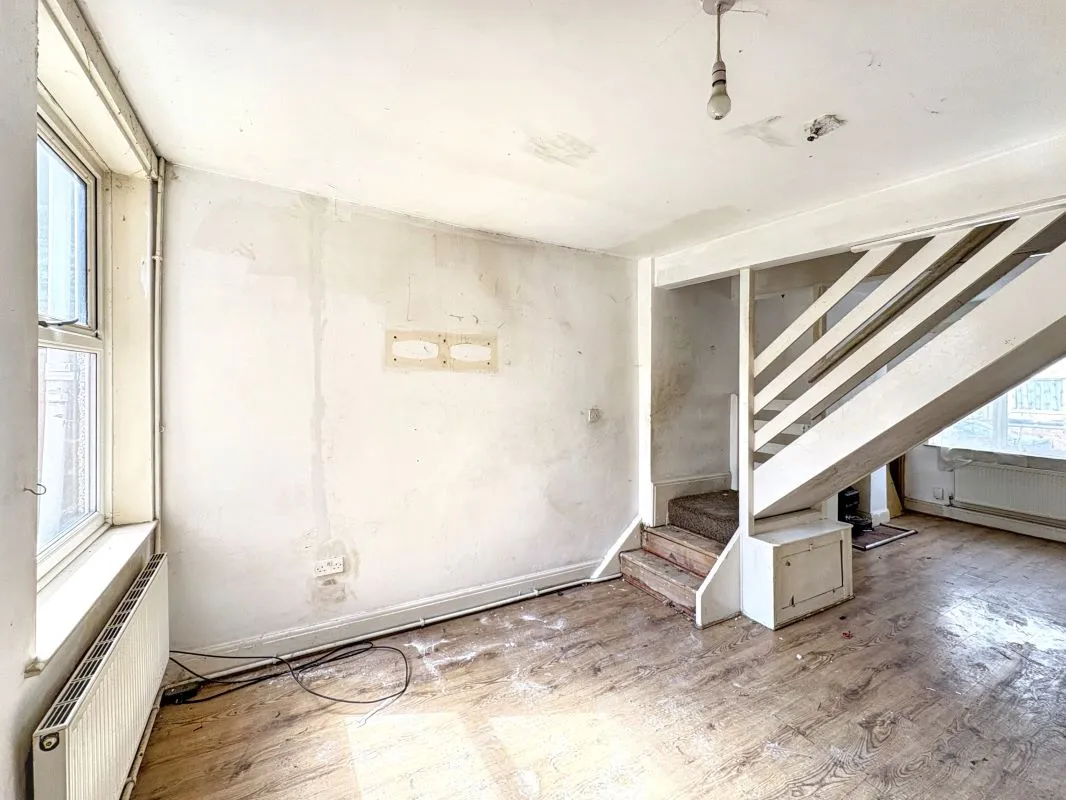 Grimsby, South Humberside, DN32 9BP - Online Auctions