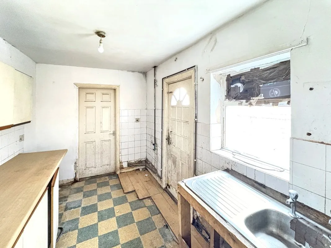Grimsby, South Humberside, DN32 8AF - Online Auctions