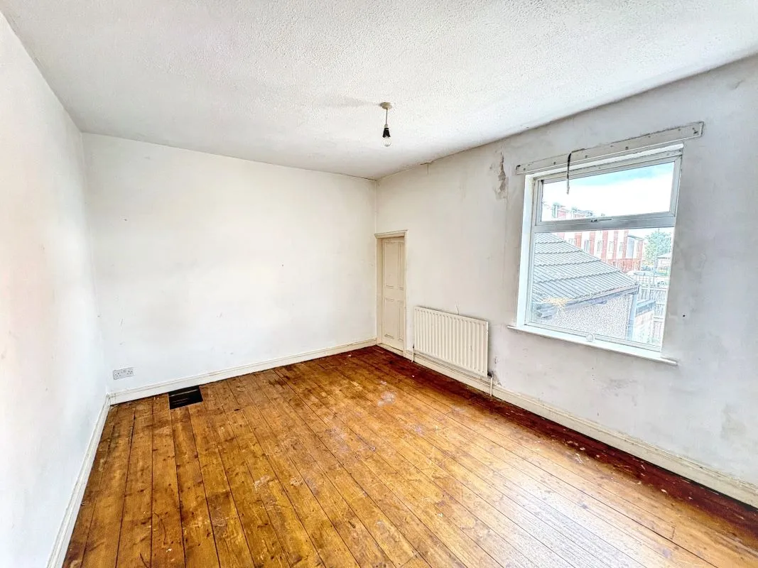 Grimsby, South Humberside, DN32 8AF - Online Auctions