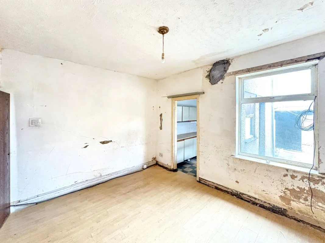 Grimsby, South Humberside, DN32 8AF - Online Auctions