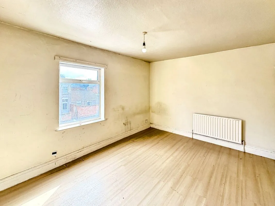 Grimsby, South Humberside, DN32 8AF - Online Auctions