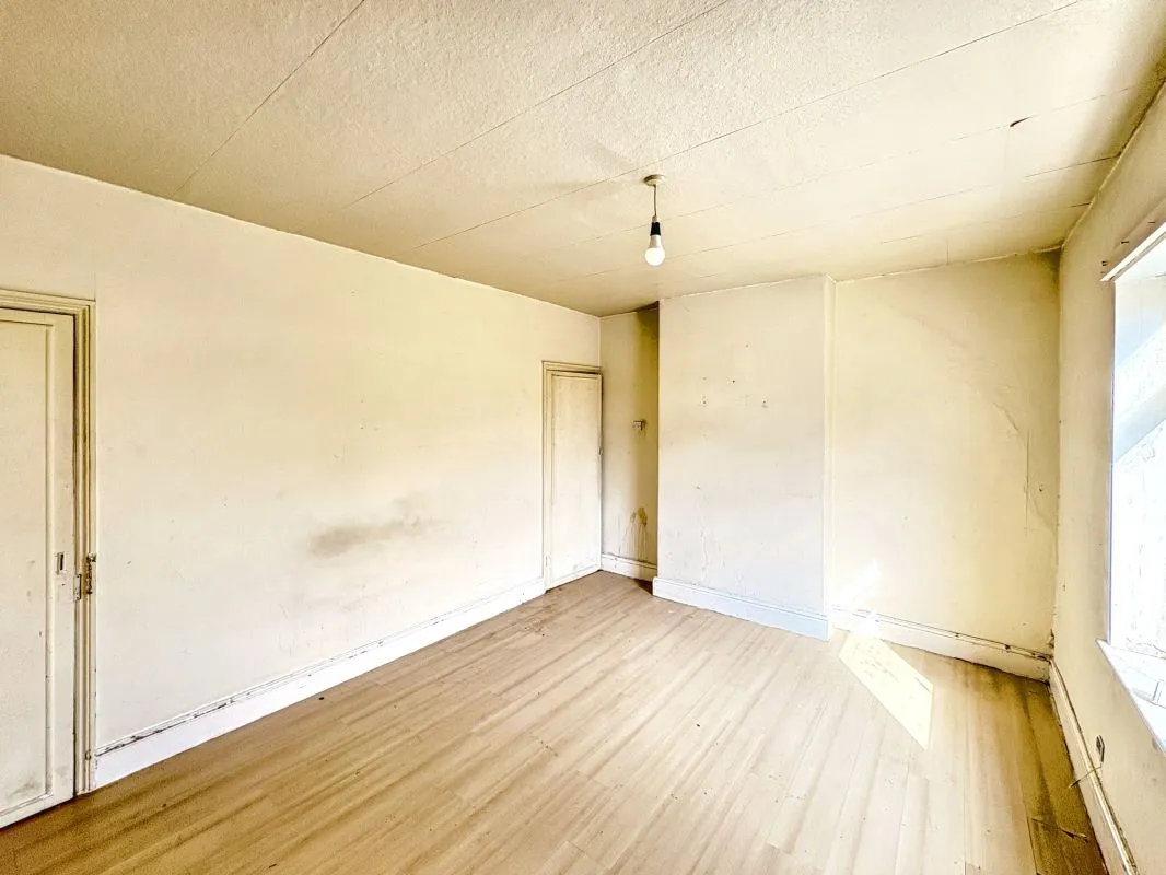 Grimsby, South Humberside, DN32 8AF - Online Auctions